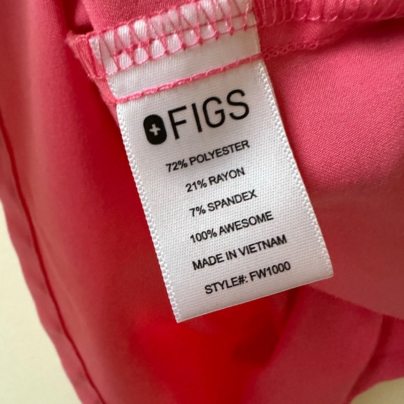 FIGS Catarina One Pocket Scrub Top in Neon Pink, size XXS - Picture 5 of 7